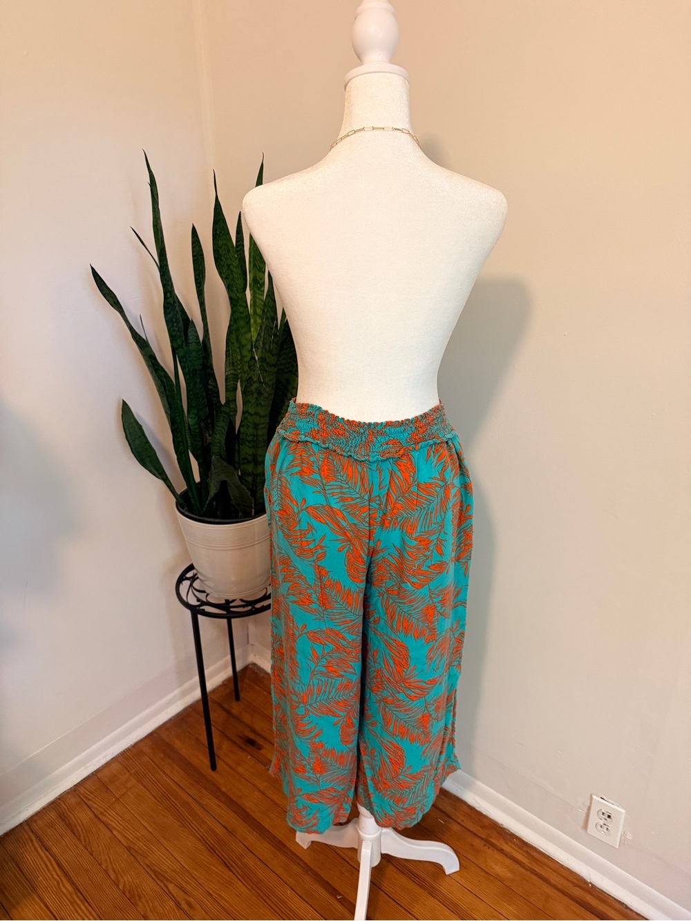 Jessica Simpson Teal Orange Tropical Print Wide Leg Cropped Pants Medium - Picture 4 of 9